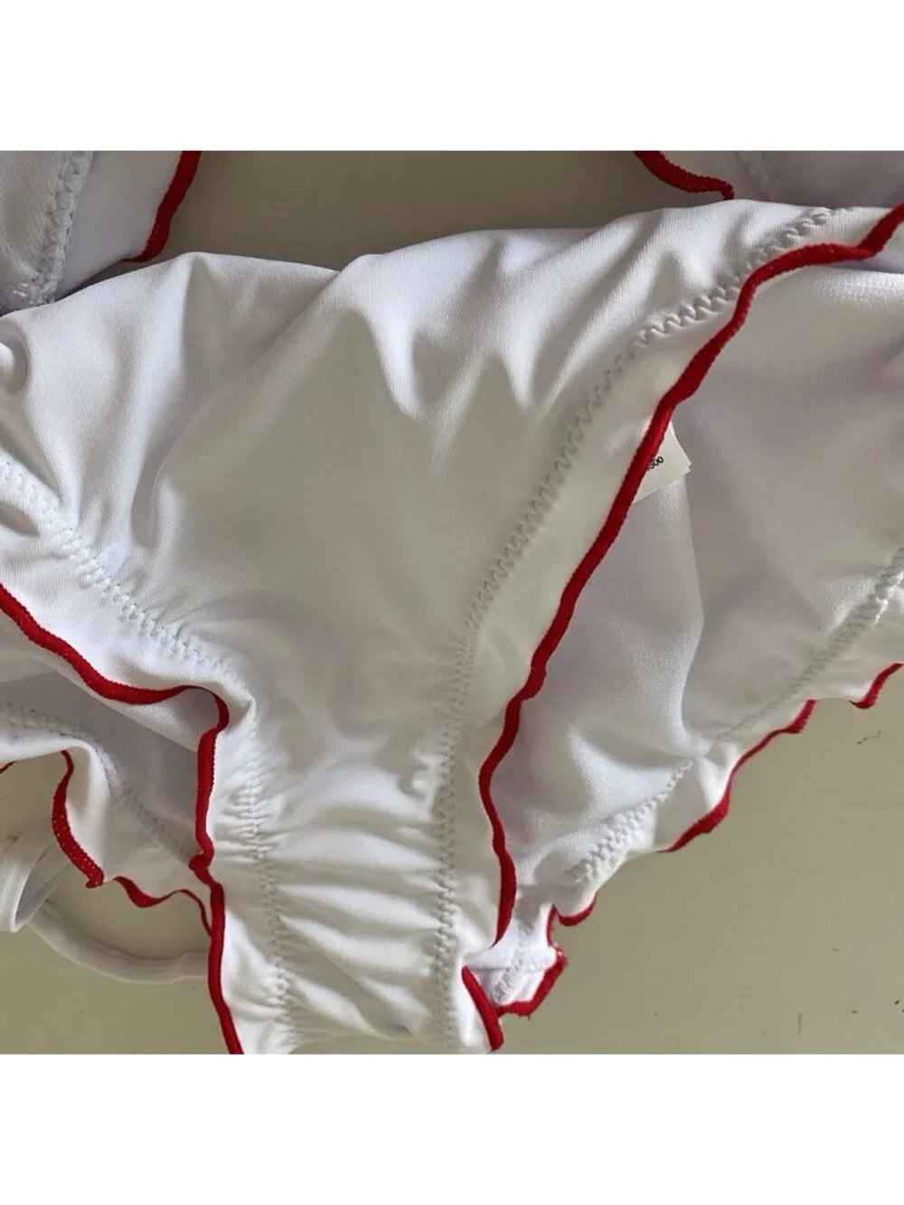 Juicy Couture Cherry Logo Contrast Triangle Bikini Size S White Ruffle Bottoms‎